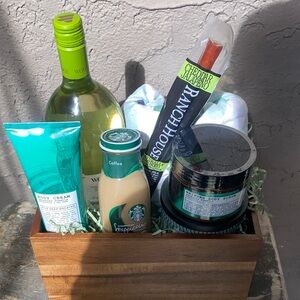 Eucalyptus & Tea Tree Skincare Cleanser & Exfoliant Gift Set Men/ Women.